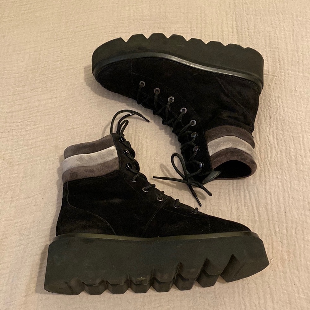 HOMERS ARTISAN BLACK SUEDE LEATHER PLATFORM BOOTS . Size 37